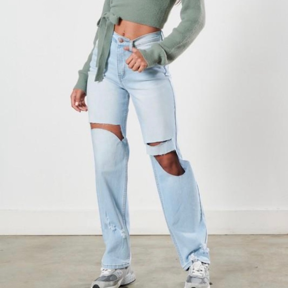 VIBRANT M.I.U light stone wash mom jeans